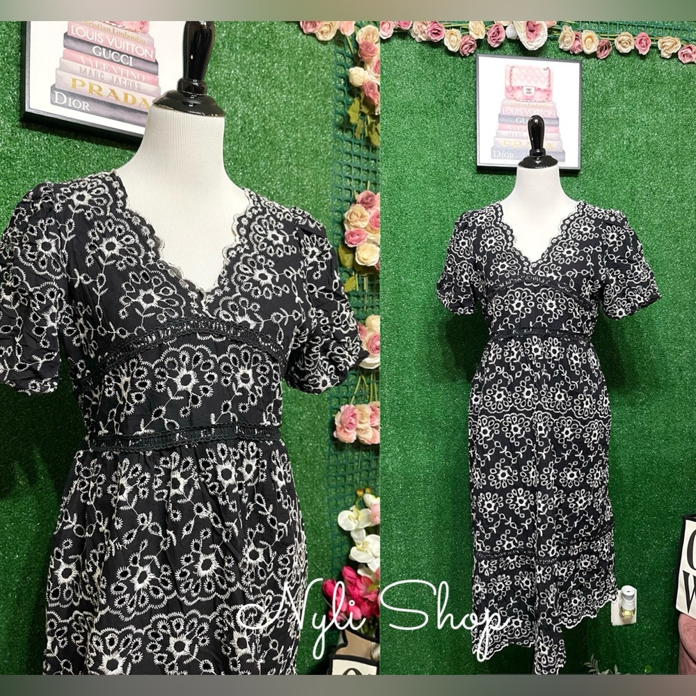 🌷Brand New eyelet dress embroidered can fit Sm up to M very nice quality!🌷